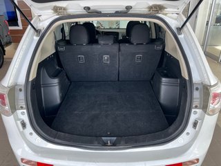 2014 Mitsubishi Outlander ES in Amos, Quebec - 6 - w320h240px