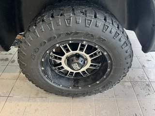 2017 Ram 1500 Express in Amos, Quebec - 6 - w320h240px