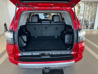 Toyota 4Runner SR5 2016 à Amos, Québec - 6 - w320h240px