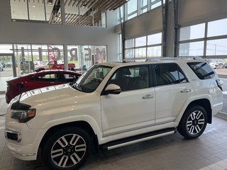 2017 Toyota 4Runner SR5 limited in Amos, Quebec - 5 - w320h240px