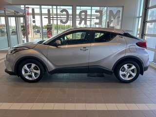 Toyota C-HR LE 2019 à Amos, Québec - 6 - w320h240px