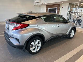 Toyota C-HR LE 2019 à Amos, Québec - 2 - w320h240px