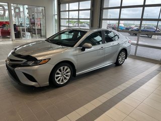 Toyota Camry SE 2018 à Amos, Québec - 6 - w320h240px