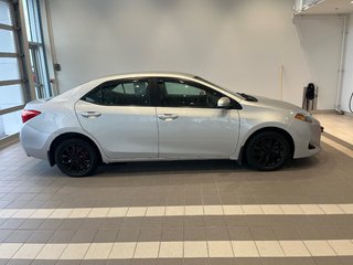 2018 Toyota Corolla CE in Amos, Quebec - 4 - w320h240px
