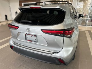 2020 Toyota Highlander XLE in Amos, Quebec - 3 - w320h240px