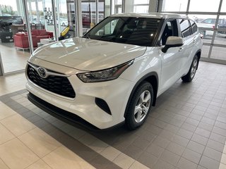 Toyota Highlander LE 2023 à Amos, Québec - 5 - w320h240px