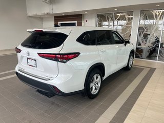 Toyota Highlander LE 2023 à Amos, Québec - 3 - w320h240px