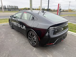 Toyota Prius Plug-in Hybrid XSE 2025 à Amos, Québec - 2 - w320h240px