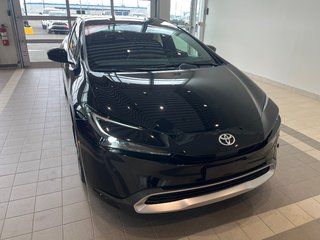 2025 Toyota Prius Plug-In Hybrid SE in Amos, Quebec - 2 - w320h240px