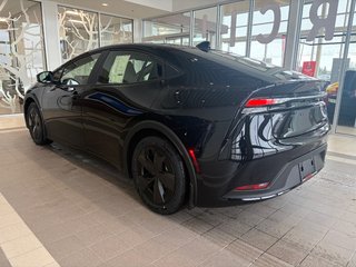 Toyota Prius Plug-in Hybrid SE 2026 à Amos, Québec - 2 - w320h240px