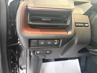 Toyota Prius Plug-in Hybrid SE 2026 à Amos, Québec - 5 - w320h240px