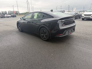 2027 Toyota Prius Plug-in Hybrid SE in Amos, Quebec - 3 - w320h240px