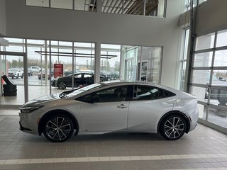 Toyota Prius XLE AWD 2023 à Amos, Québec - 4 - w320h240px