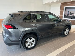 Toyota RAV4 Hybrid LE 2019 à Amos, Québec - 3 - w320h240px