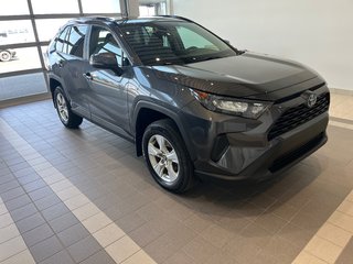 Toyota RAV4 Hybrid LE 2019 à Amos, Québec - 2 - w320h240px
