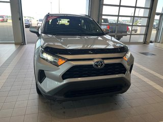 Toyota RAV4 Hybrid LE 2025 à Amos, Québec - 2 - w320h240px