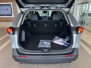 Toyota RAV4 Hybrid LE 2025 à Amos, Québec - 6 - w320h240px