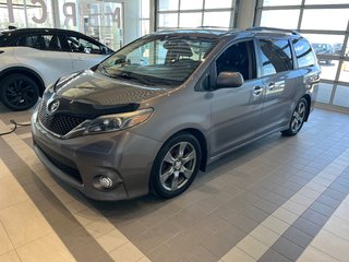 Toyota Sienna SE 2017 à Amos, Québec - 3 - w320h240px
