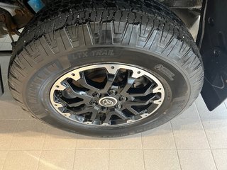 2023 Toyota Tundra Limited TRD OFF ROAD in Amos, Quebec - 6 - w320h240px