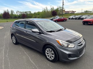 Hyundai Accent GL 2015 à Bathurst, Nouveau-Brunswick - 4 - w320h240px