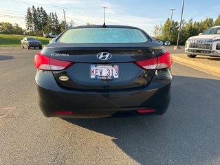 2013  Elantra GL in Bathurst, New Brunswick - 6 - w320h240px