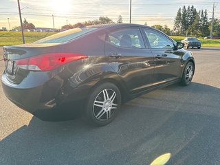 2013  Elantra GL in Bathurst, New Brunswick - 5 - w320h240px