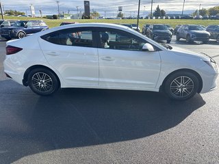 2020 Hyundai Elantra Essential in Bathurst, New Brunswick - 4 - w320h240px