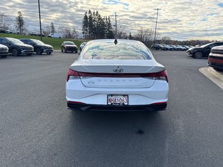 2022 Hyundai Elantra Preferred in Bathurst, New Brunswick - 6 - w320h240px