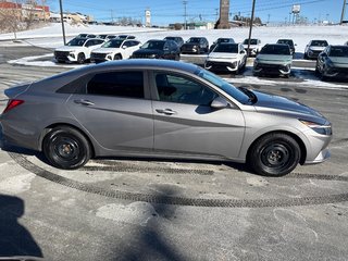 2023 Hyundai Elantra Preferred in Bathurst, New Brunswick - 6 - w320h240px