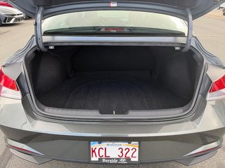 2023 Hyundai Elantra Preferred in Bathurst, New Brunswick - 6 - w320h240px