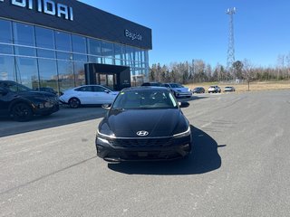 2025 Hyundai Elantra Luxury IVT w/Two-Tone Interior in Bathurst, New Brunswick - 2 - w320h240px