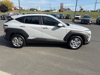 Hyundai Kona 2.0L Essential FWD 2026 à Bathurst, Nouveau-Brunswick - 4 - w320h240px