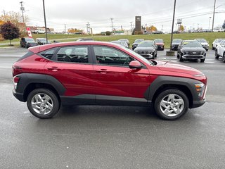 Hyundai Kona 2.0L Essential AWD 2026 à Bathurst, Nouveau-Brunswick - 4 - w320h240px