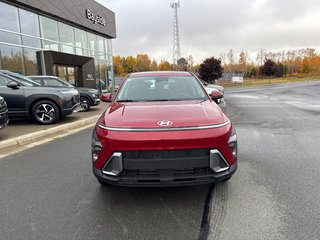 Hyundai Kona 2.0L Essential AWD 2026 à Bathurst, Nouveau-Brunswick - 2 - w320h240px