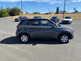 2025 Hyundai Venue Essential IVT w/Two-Tone in Bathurst, New Brunswick - 4 - w320h240px