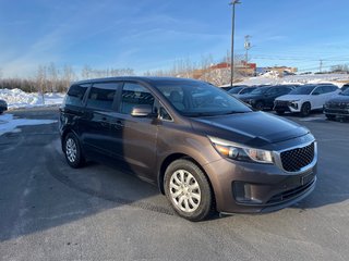 2016 Kia Sedona L in Bathurst, New Brunswick - 4 - w320h240px