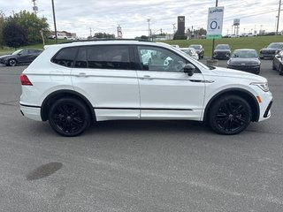 2022 Volkswagen Tiguan Comfortline R-Line Black Edition in Bathurst, New Brunswick - 6 - w320h240px