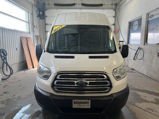 2017 Ford Cargo T-250 EL toit surélevé 148 po PNBV de 9 in Boucherville, Quebec - 3 - w320h240px