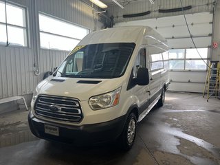 2017 Ford Cargo T-250 EL toit surélevé 148 po PNBV de 9 in Boucherville, Quebec - 4 - w320h240px