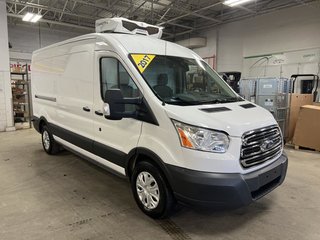 2017 Ford Cargo T-250 toit moyen 148 po PNBV de 9 000 lb porte cou in Boucherville, Quebec - 5 - w320h240px