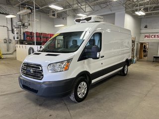 2017 Ford Cargo T-250 toit moyen 148 po PNBV de 9 000 lb porte cou in Boucherville, Quebec - 2 - w320h240px
