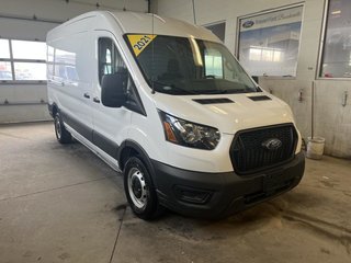 2021 Ford Cargo T-250 PA toit moyen 130 po PNBV de 9 070 lb in Boucherville, Quebec - 2 - w320h240px