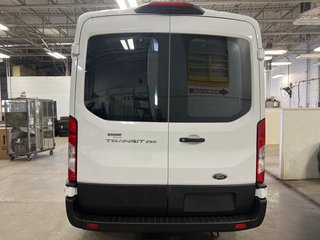 2021 Ford Cargo T-250 PA toit moyen 130 po PNBV de 9 070 lb in Boucherville, Quebec - 6 - w320h240px