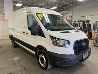 2021 Ford Cargo T-250 PA toit moyen 130 po PNBV de 9 070 lb in Boucherville, Quebec - 4 - w320h240px