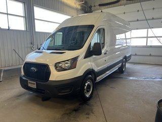2021 Ford Cargo T-250 EL PA toit surélevé 148 po PNBV de 9 070 lb in Boucherville, Quebec - 2 - w320h240px