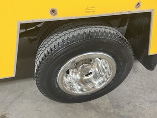 2017 Ford E-450 Super renforcé 176 po DRW in Boucherville, Quebec - 6 - w320h240px