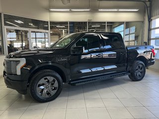 2023 Ford F-150 Lightning Lariat full in Boucherville, Quebec - 2 - w320h240px