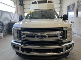 2017 Ford F-250 XLT cabine double 4RM 164 PO in Boucherville, Quebec - 4 - w320h240px