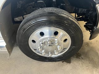 2004 Ford F-550 Cabine classique, empattement de 189 po - XL in Boucherville, Quebec - 3 - w320h240px