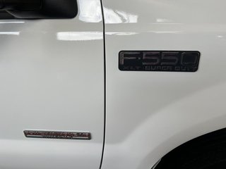 2004 Ford F-550 Cabine classique, empattement de 189 po - XL in Boucherville, Quebec - 4 - w320h240px